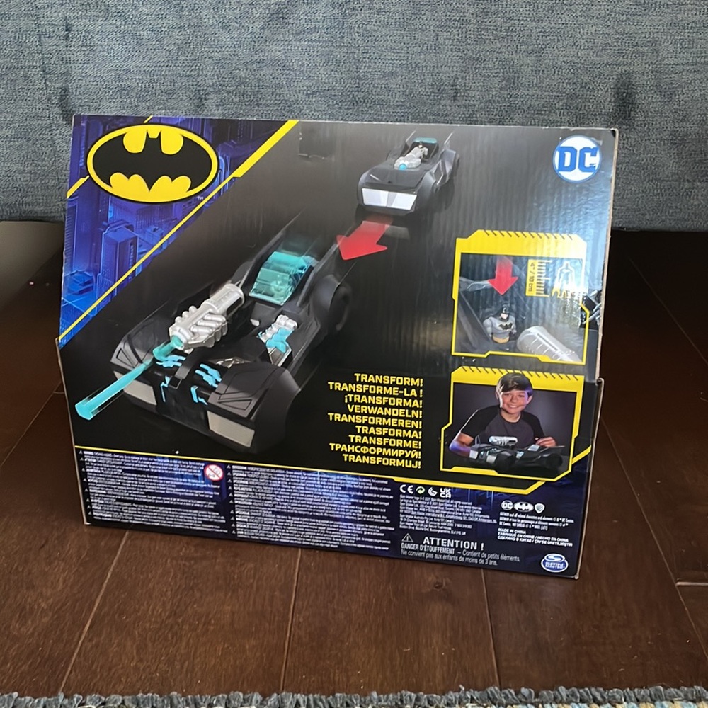 DC Comics Batmobile - Picture 9 of 9